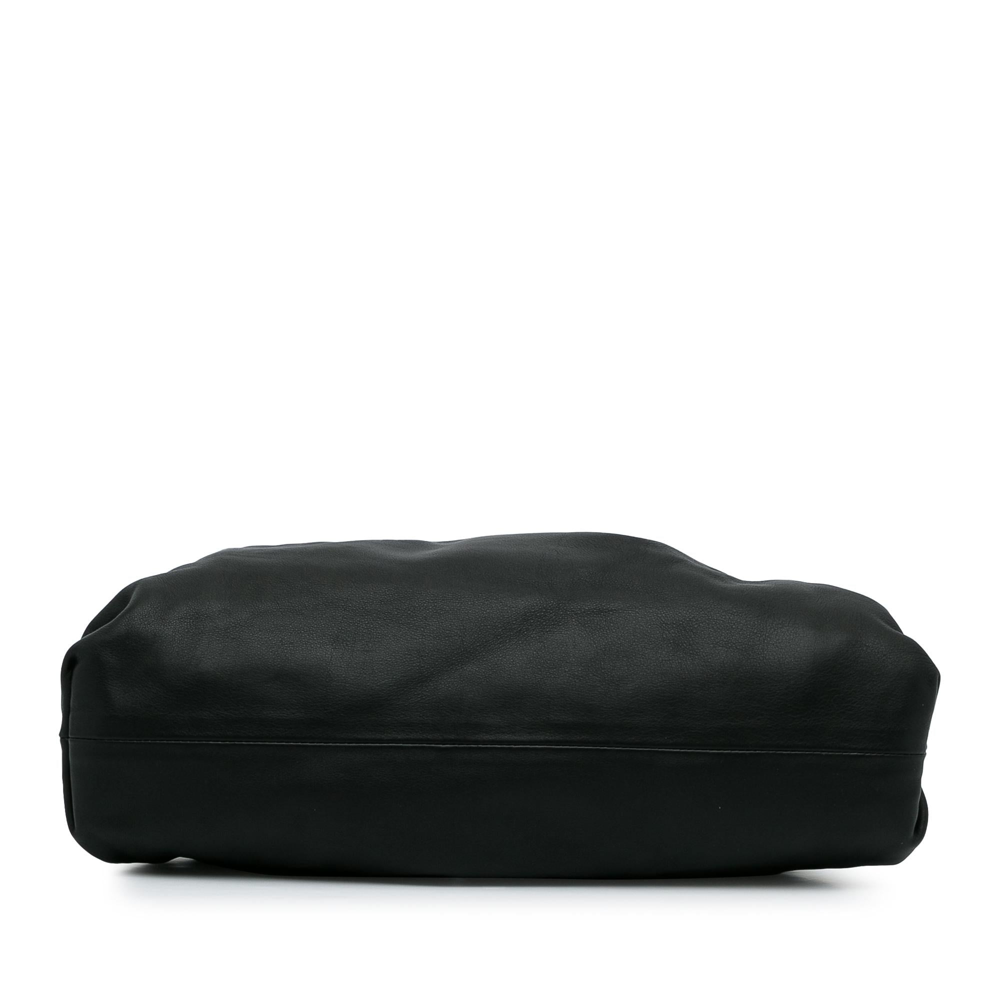 Bottega Veneta The Pouch Clutch (SHG-FyQX4S)