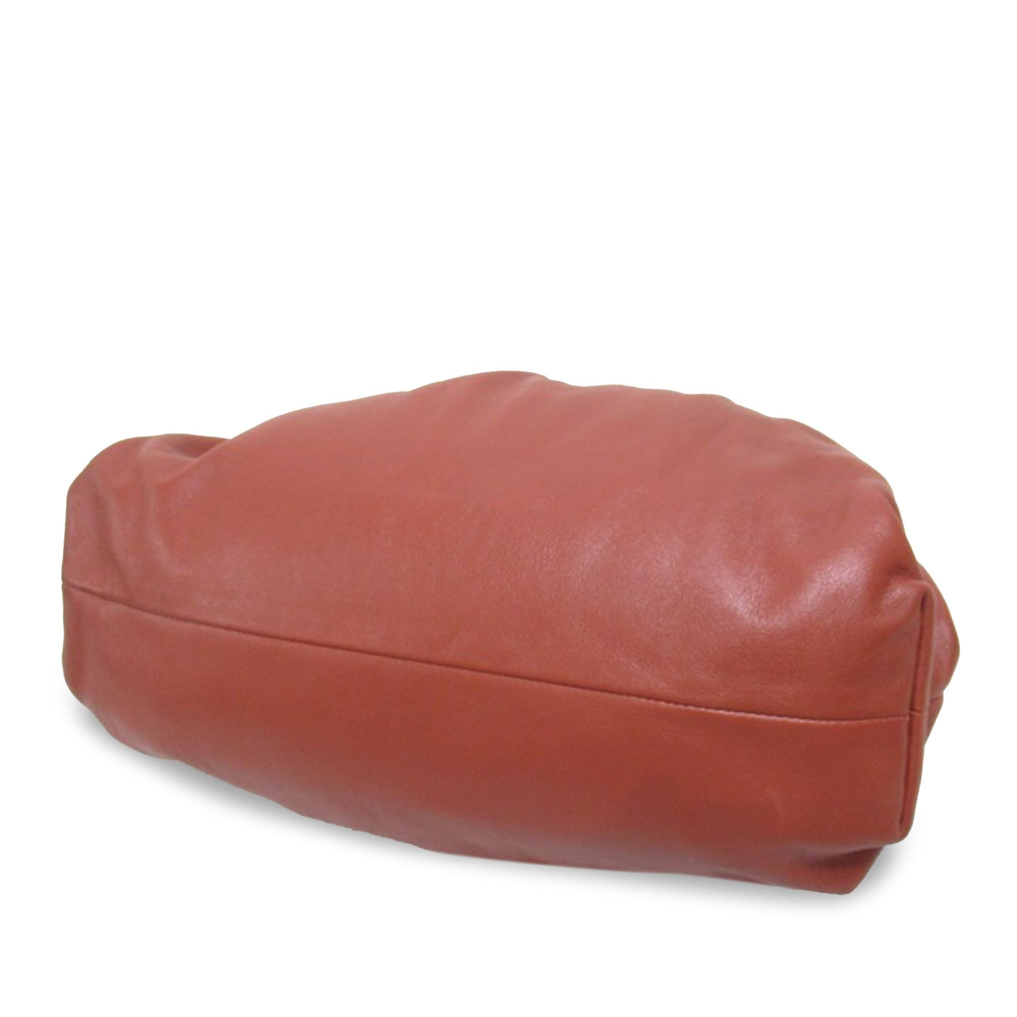 Bottega Veneta The Pouch Clutch (SHG-k422D2)