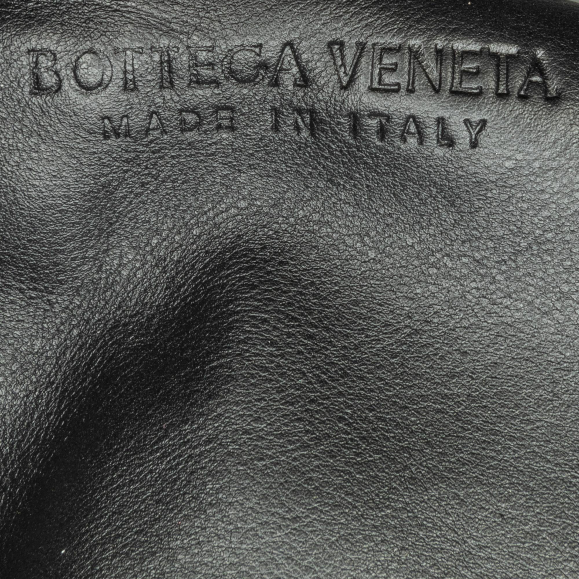 Bottega Veneta The Pouch Clutch (SHG-lpaDv5)