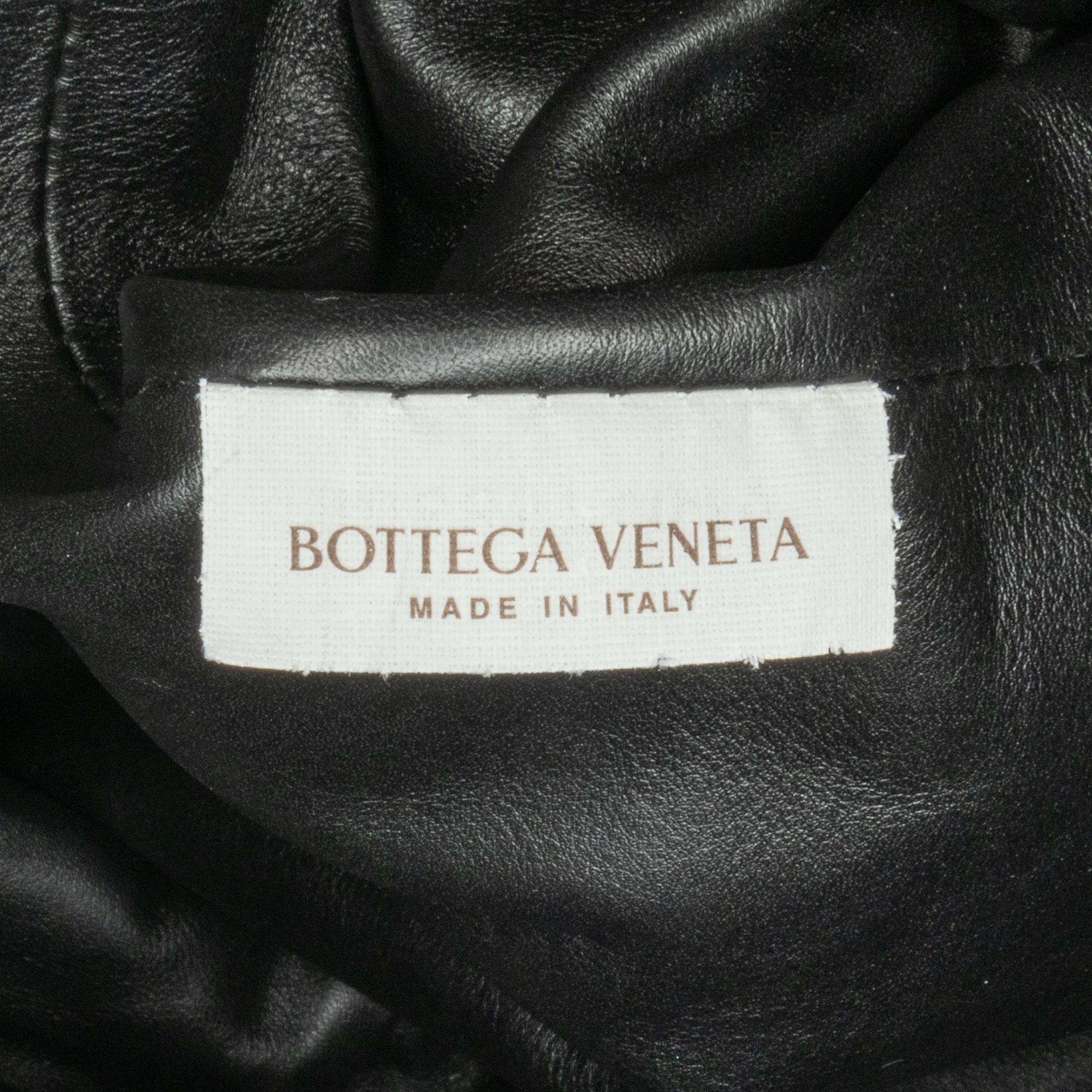 Bottega Veneta The Pouch Clutch (SHG-lpaDv5)