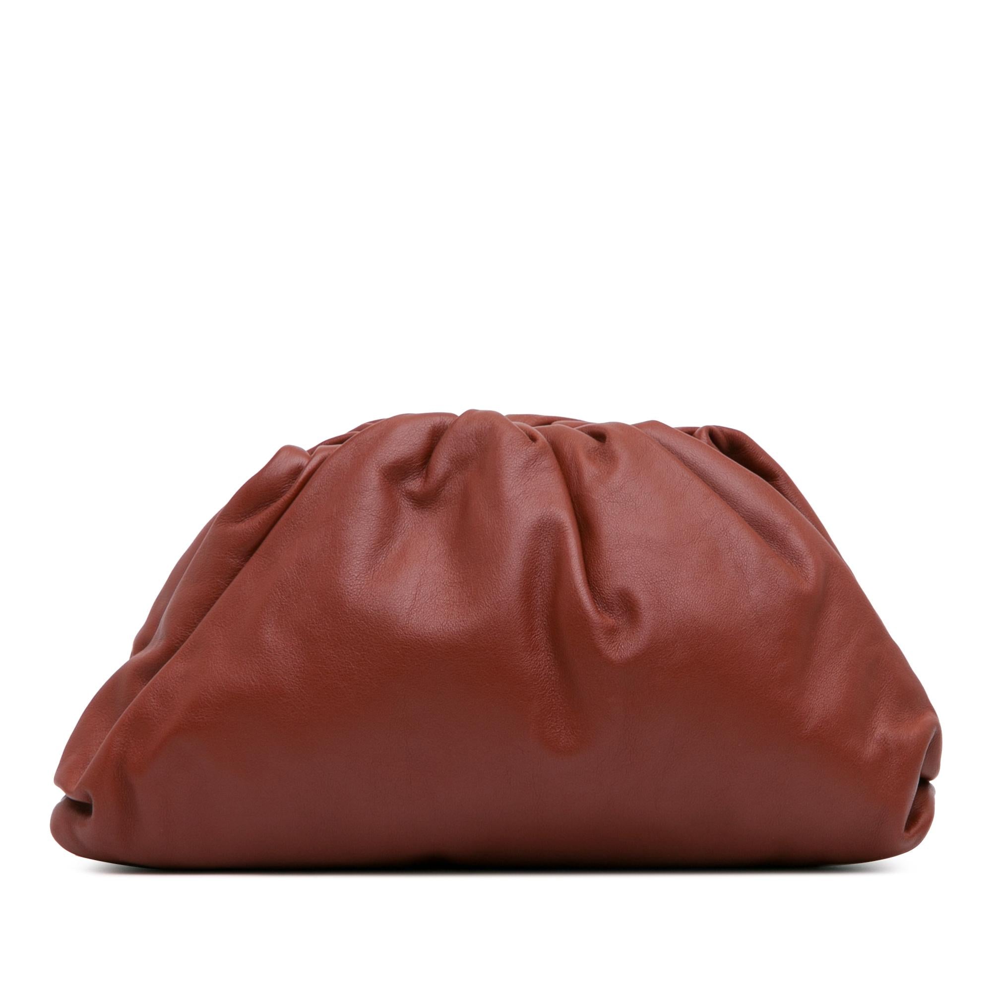 Bottega Veneta The Pouch Clutch (SHG-2ItxmJ)