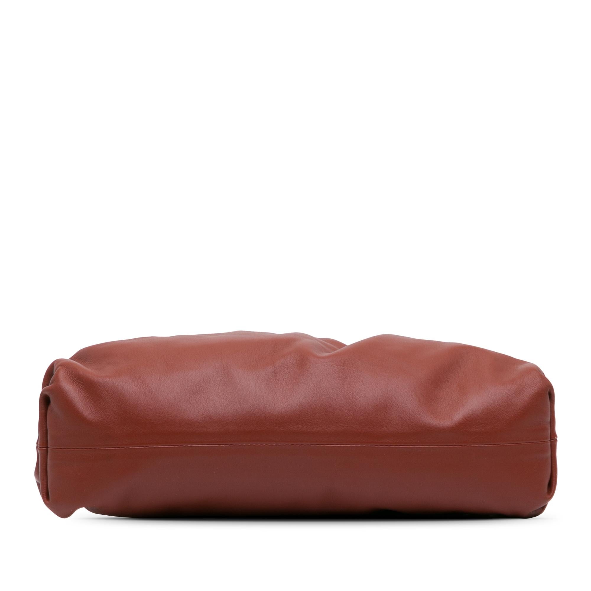 Bottega Veneta The Pouch Clutch (SHG-2ItxmJ)