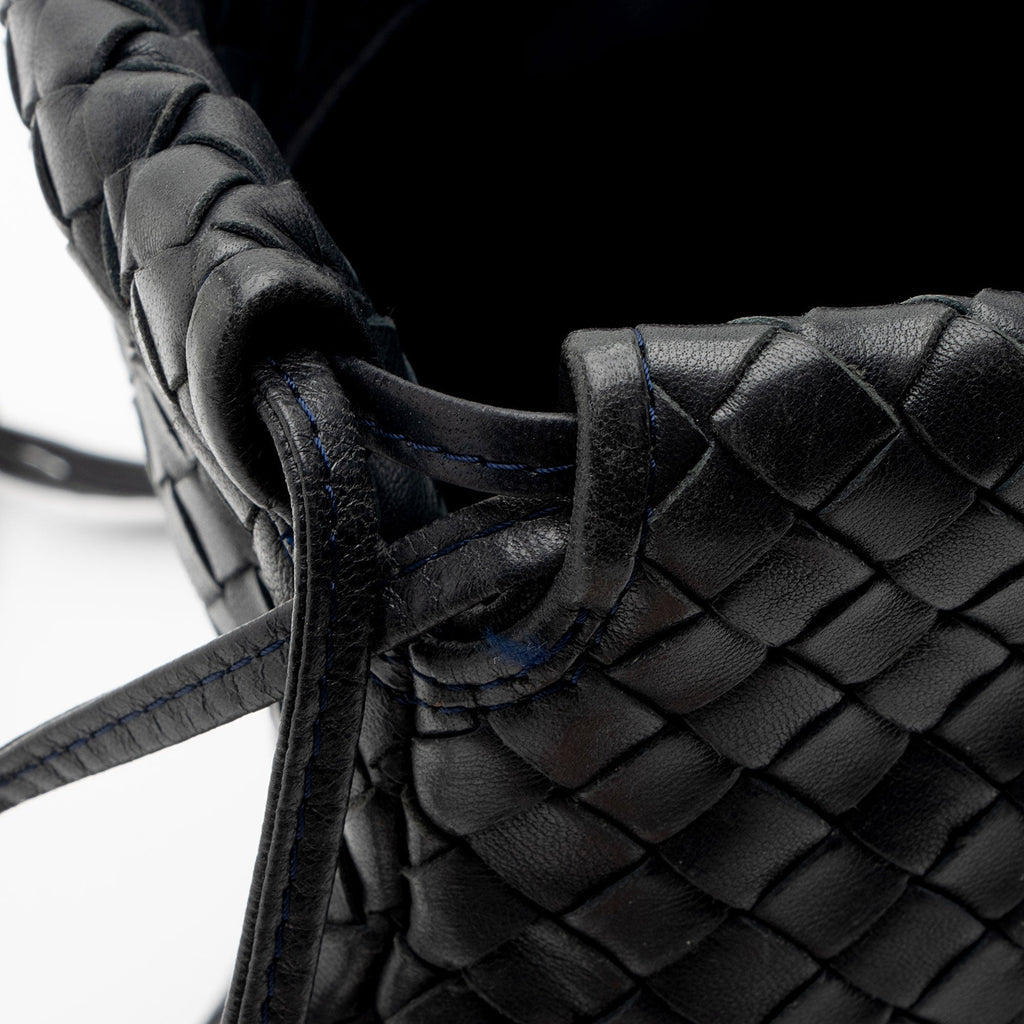 Bottega Veneta Vintage Intrecciato Nappa Drawstring Crossbody (SHF-oaFdRX)
