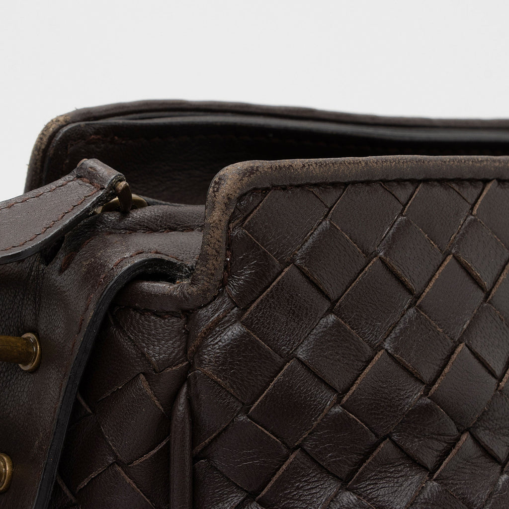 Bottega Venetta Inrecciato Nappa Shoulder Bag (SHF-J45QSZ)
