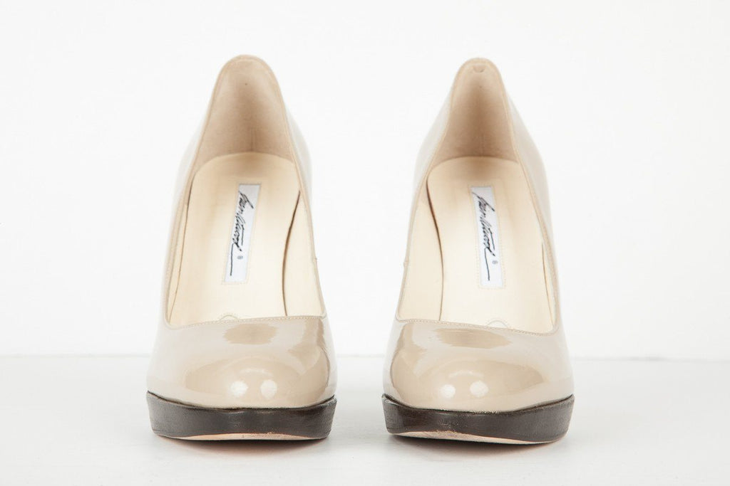 Brian Atwood 36.5 Beige Patent Leather Round Toe Pump