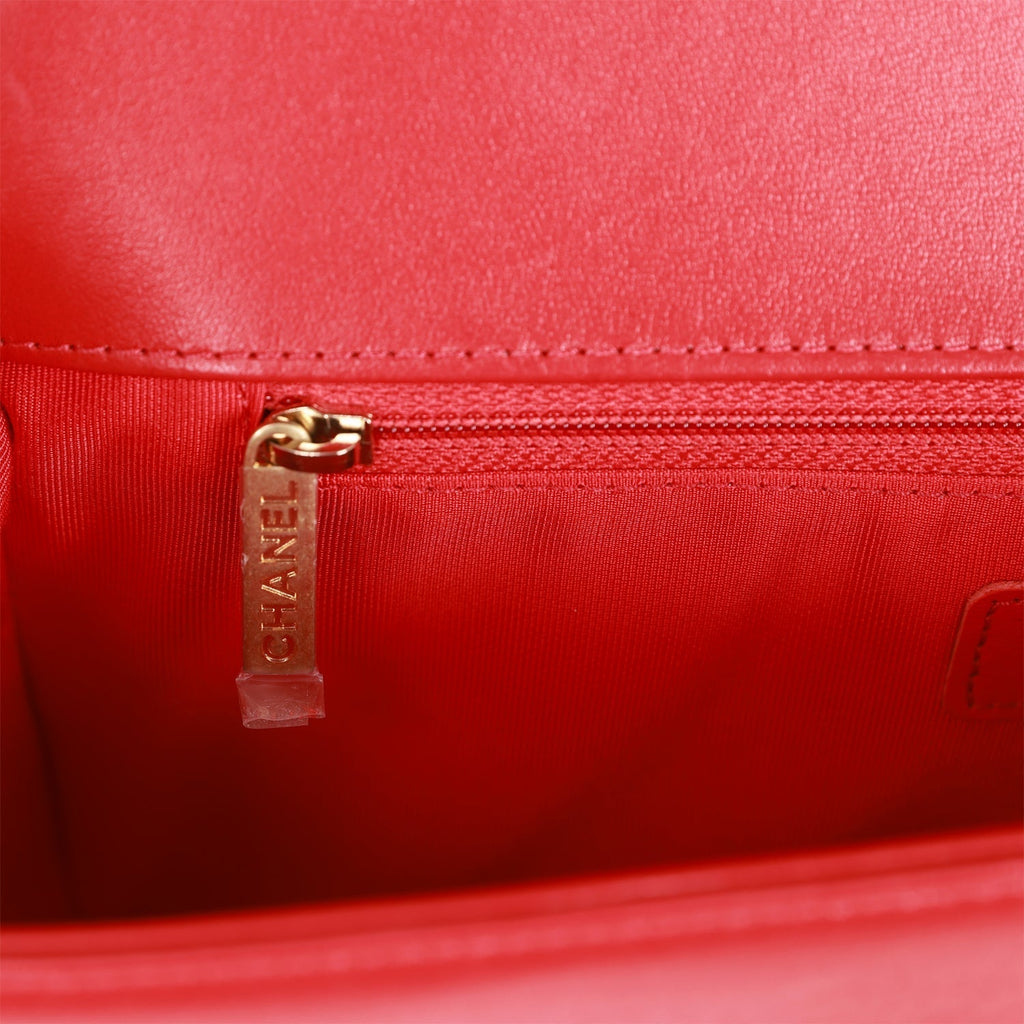 Pre-owned Chanel New Medium Boy Bag Red Lambskin Antique Gold Hardware