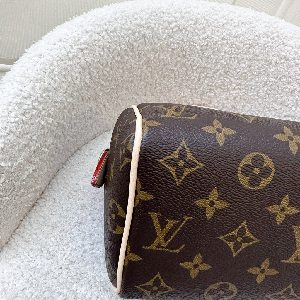 LV Speedy Bandouliere 20 in Monogram Canvas and Beige Patterned Strap