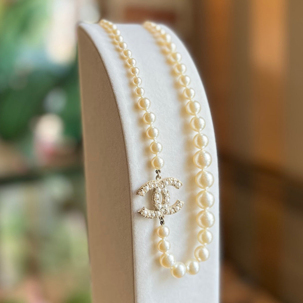 CHANEL Graduated Pearl CC Necklace