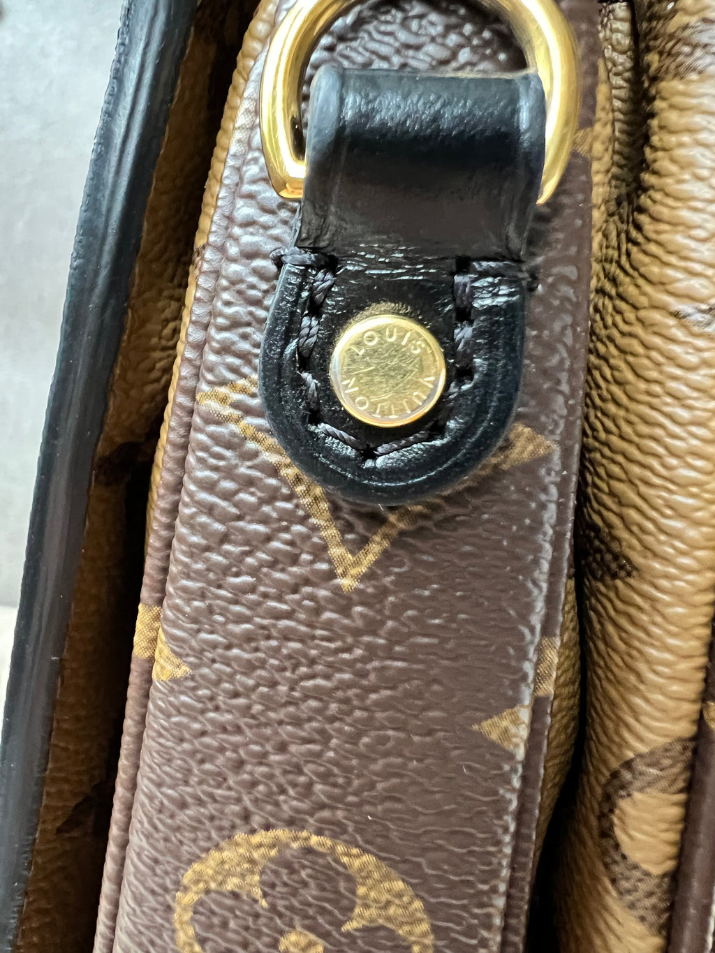 Louis Vuitton Pochette Metis Reverse Monogram (RRP £1,970)