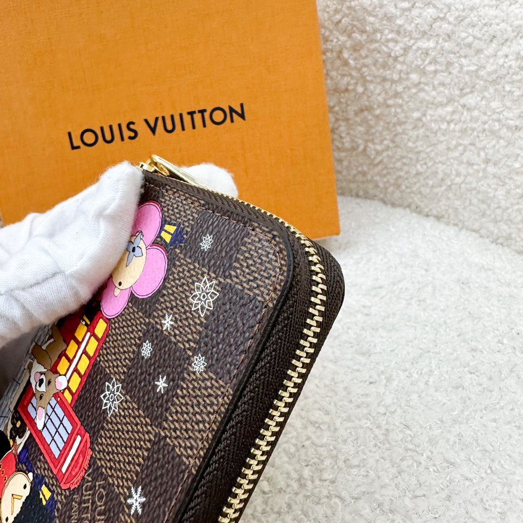 LV Zippy Small Wallet / Card Holder in Vivienne in London Christmas 2021 Canvas and GHW
