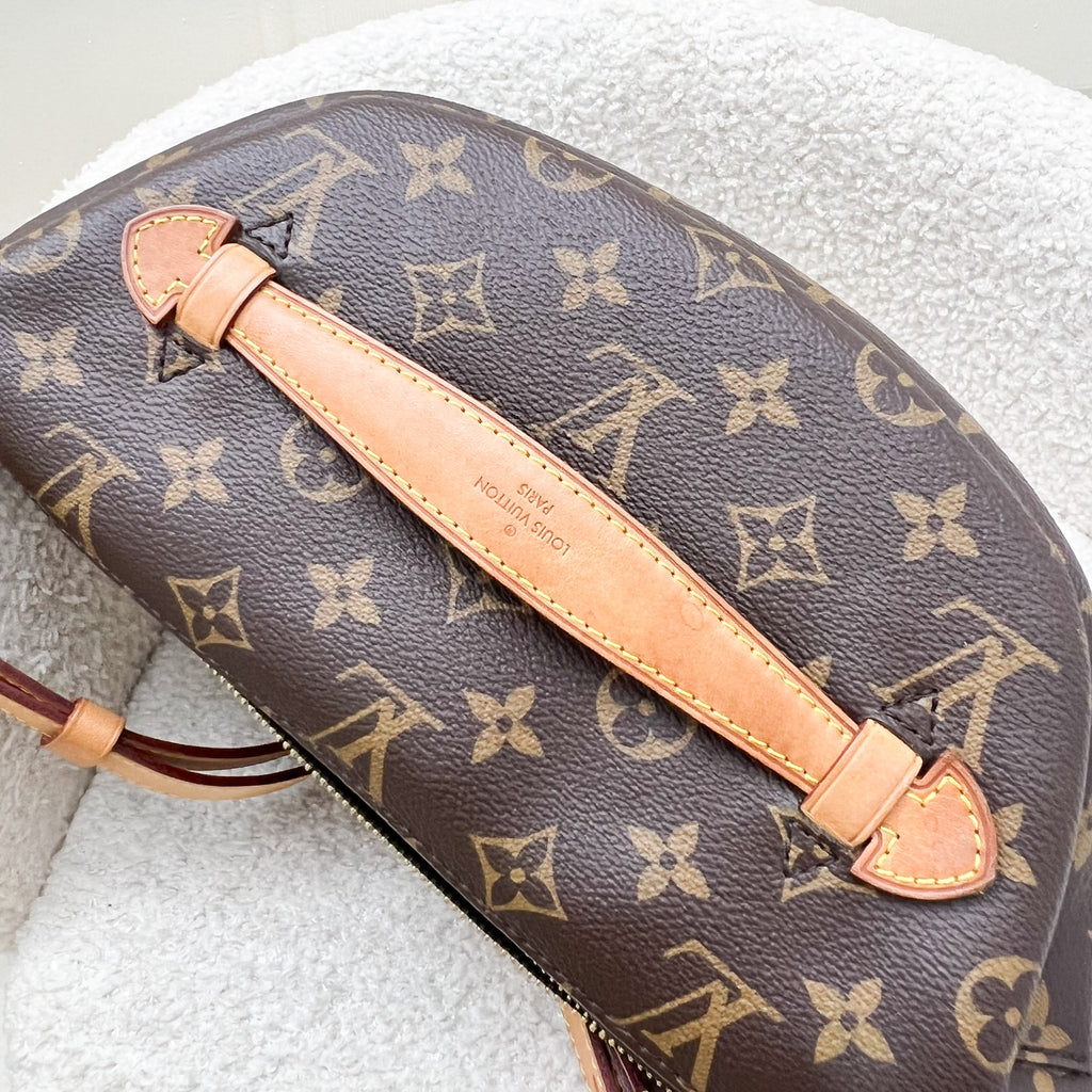 LV Bumbag in Monogram Canvas and GHW