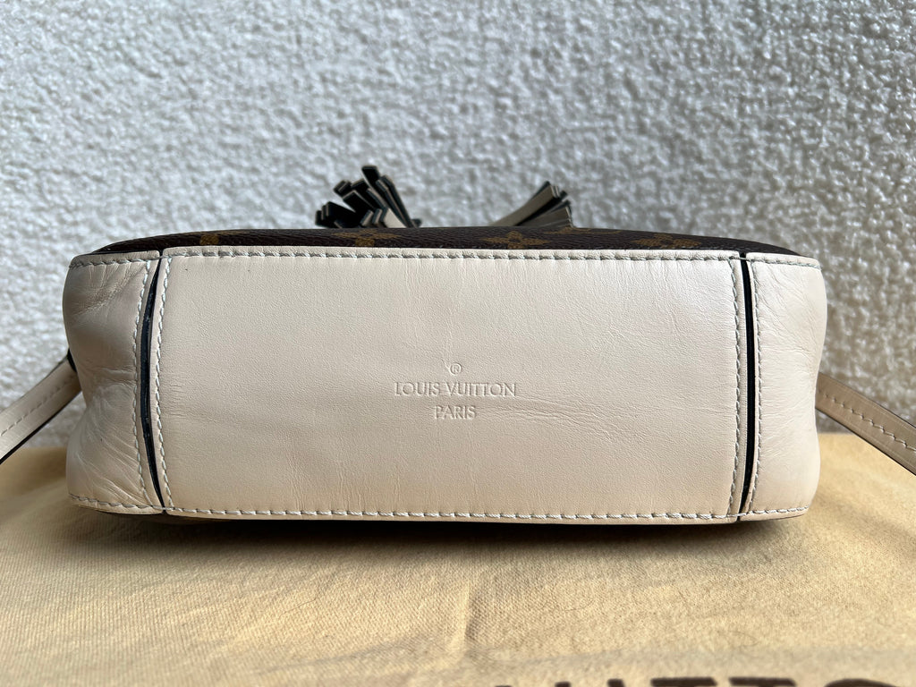Louis Vuitton Saintonge Monogram Cream