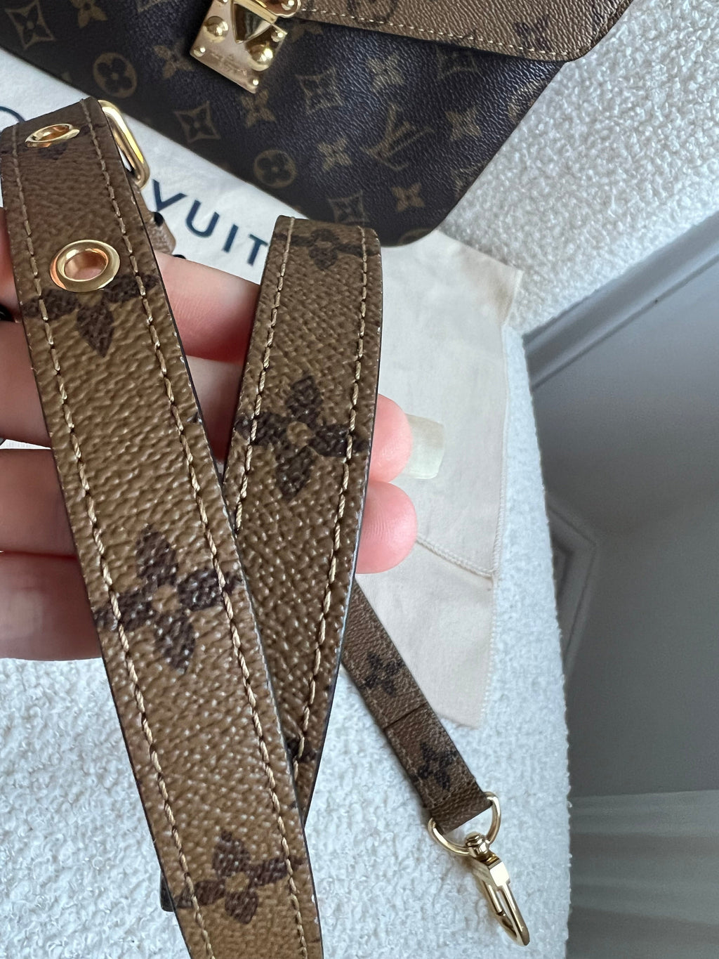 Louis Vuitton Pochette Metis Reverse Monogram (RRP £2,000)