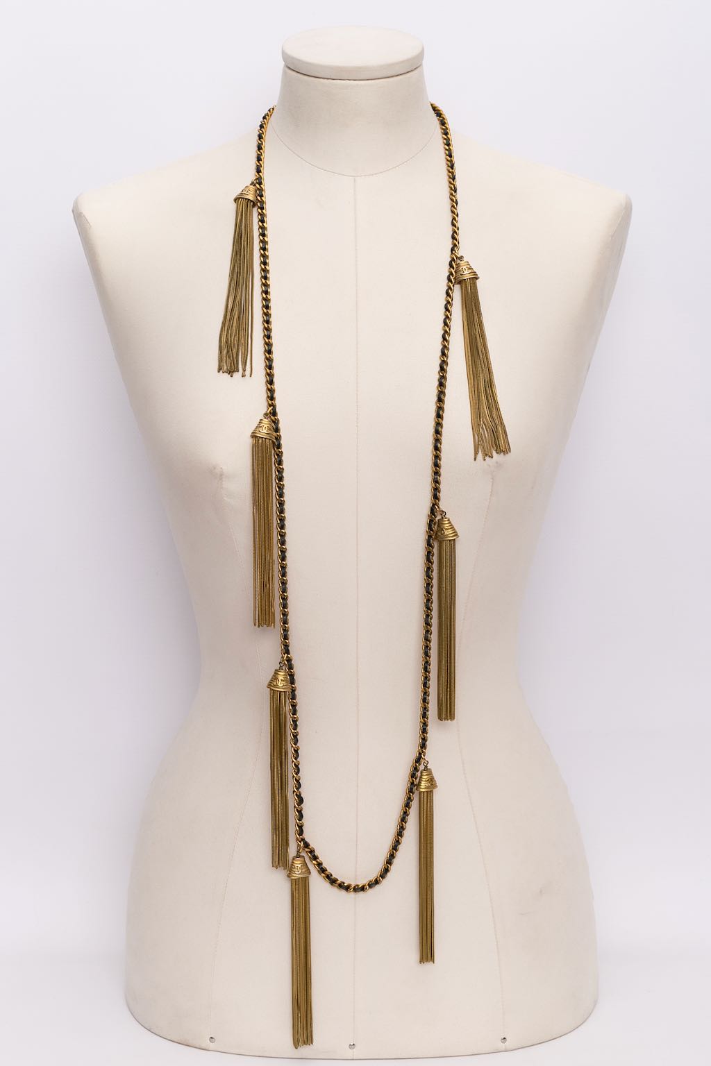 Long collier pompons Chanel Automne 1994