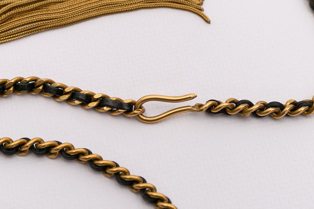 Long collier pompons Chanel Automne 1994