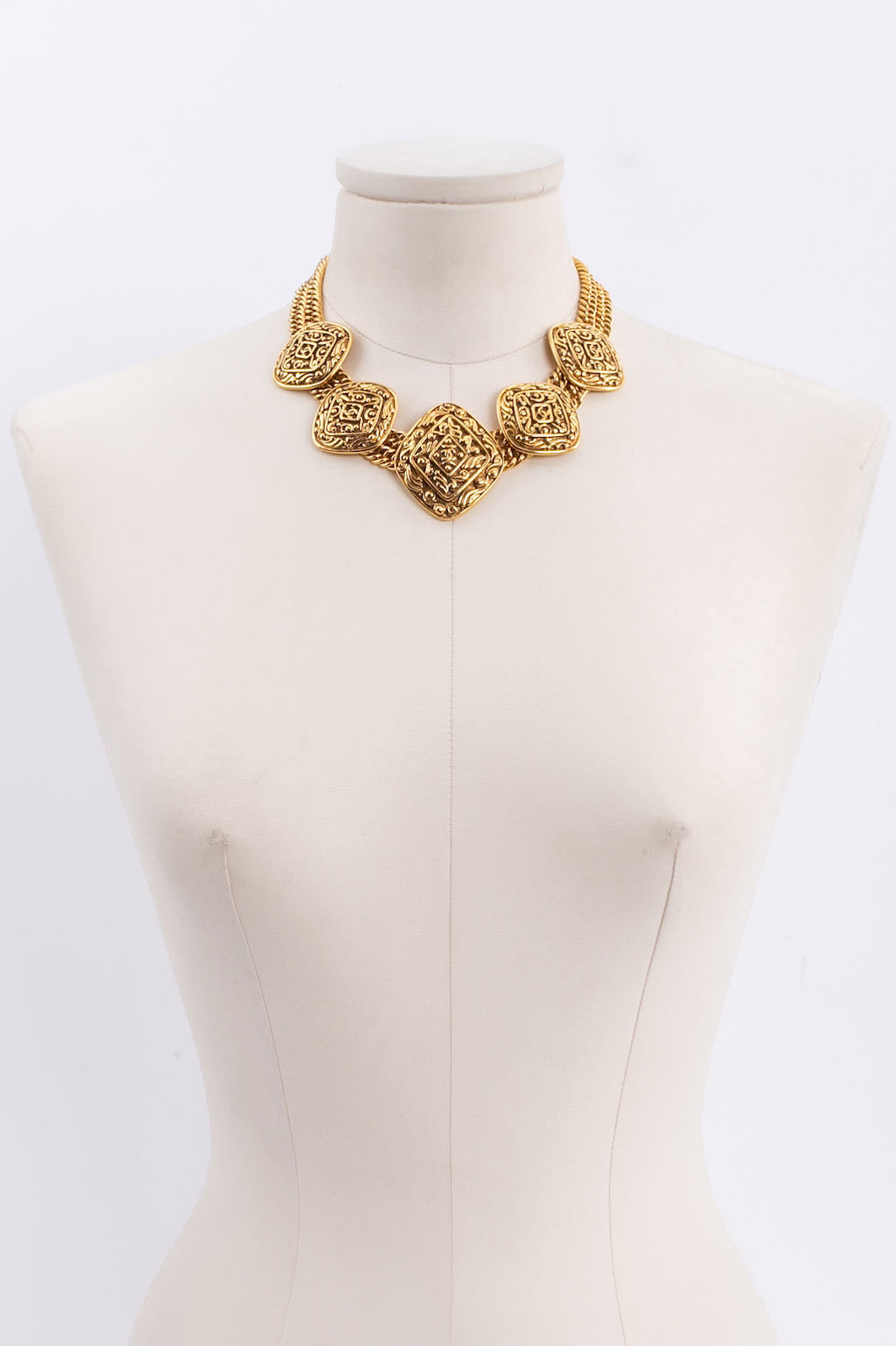 Collier court en mÃƒÆ’Ã‚Â©tal dorÃƒÆ’Ã‚Â© Chanel 1980s