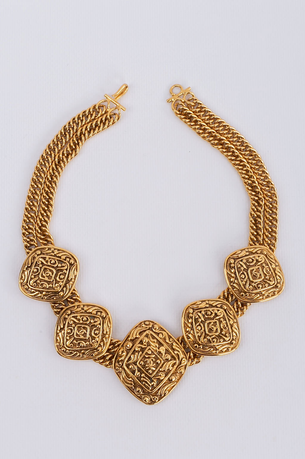 Collier court en mÃƒÆ’Ã‚Â©tal dorÃƒÆ’Ã‚Â© Chanel 1980s