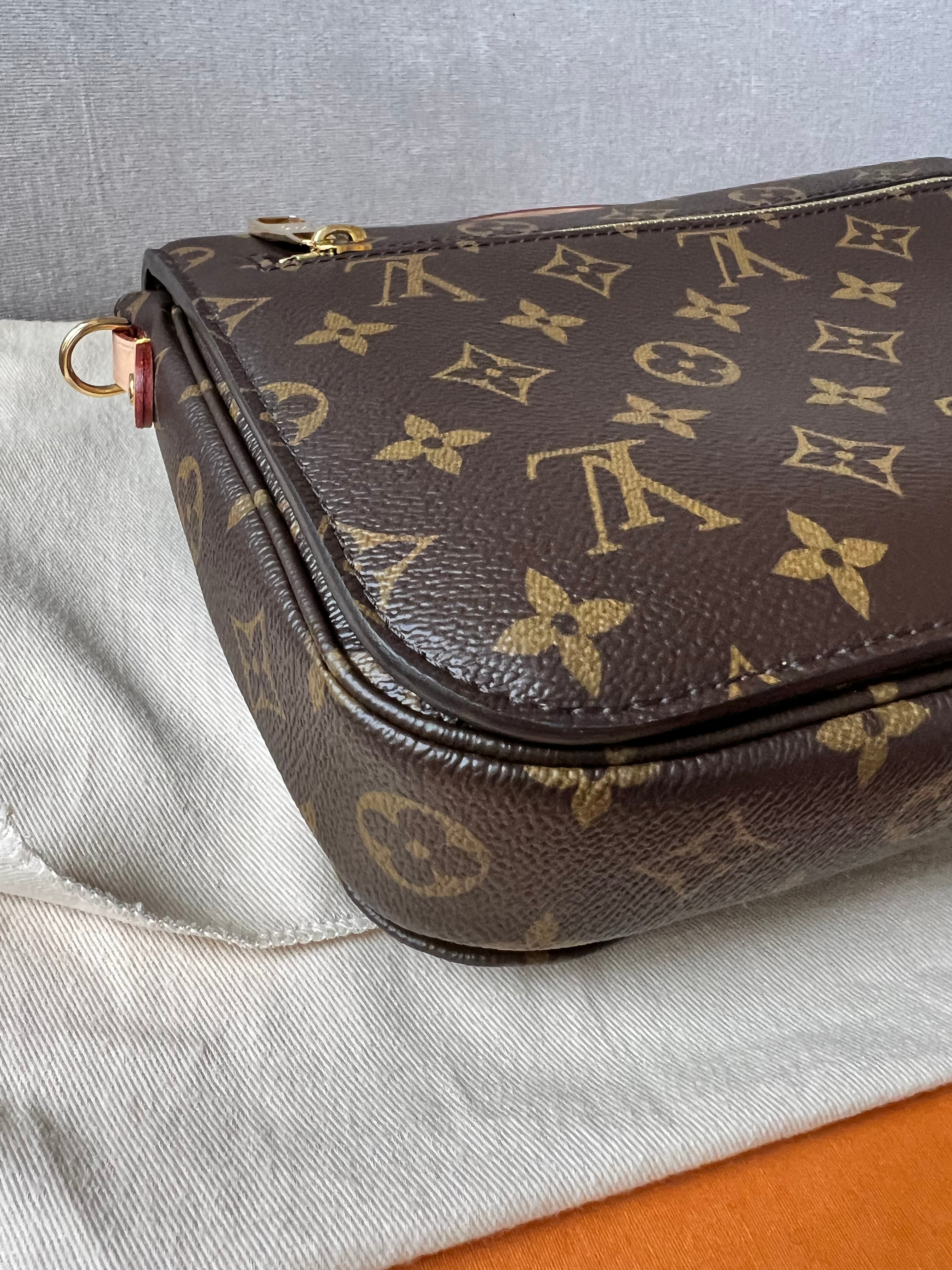 Louis Vuitton Pochette Metis Monogram (RRP £1,970)