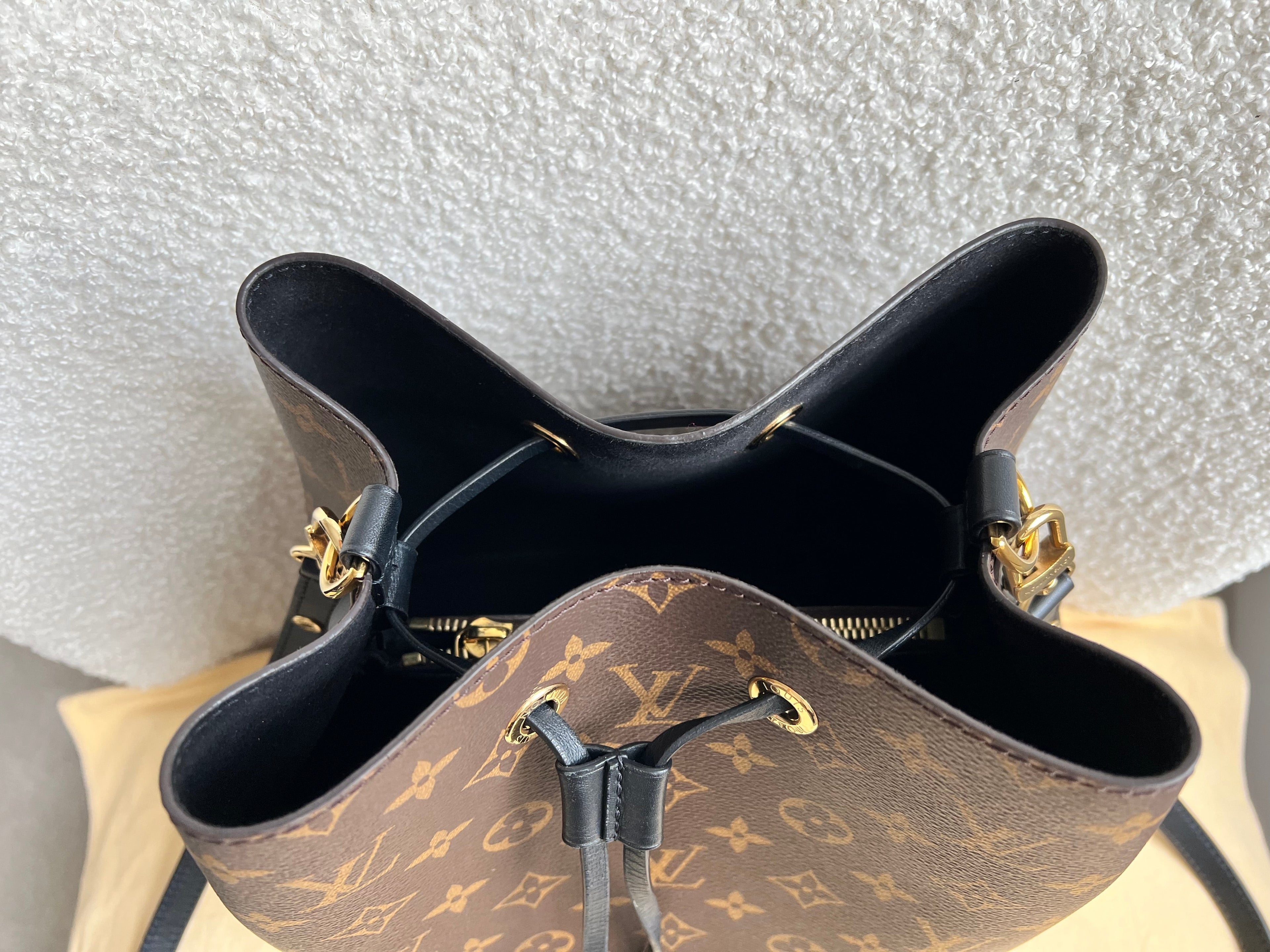Louis Vuitton Neo Noe Monogram and Black (RRP £1,560)