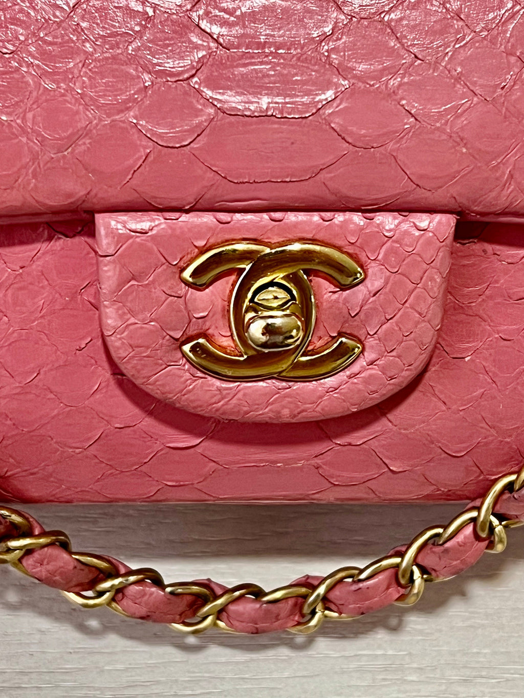 CHANEL 2.55 CLASSIC FLAP MEDIUM PINK PYTHON SHOULDER BAG