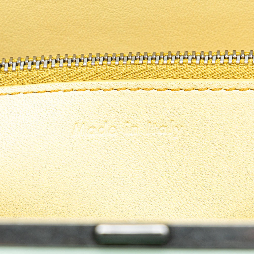 Celine Clasp Leather Tote (SHG-ZiQtQH)