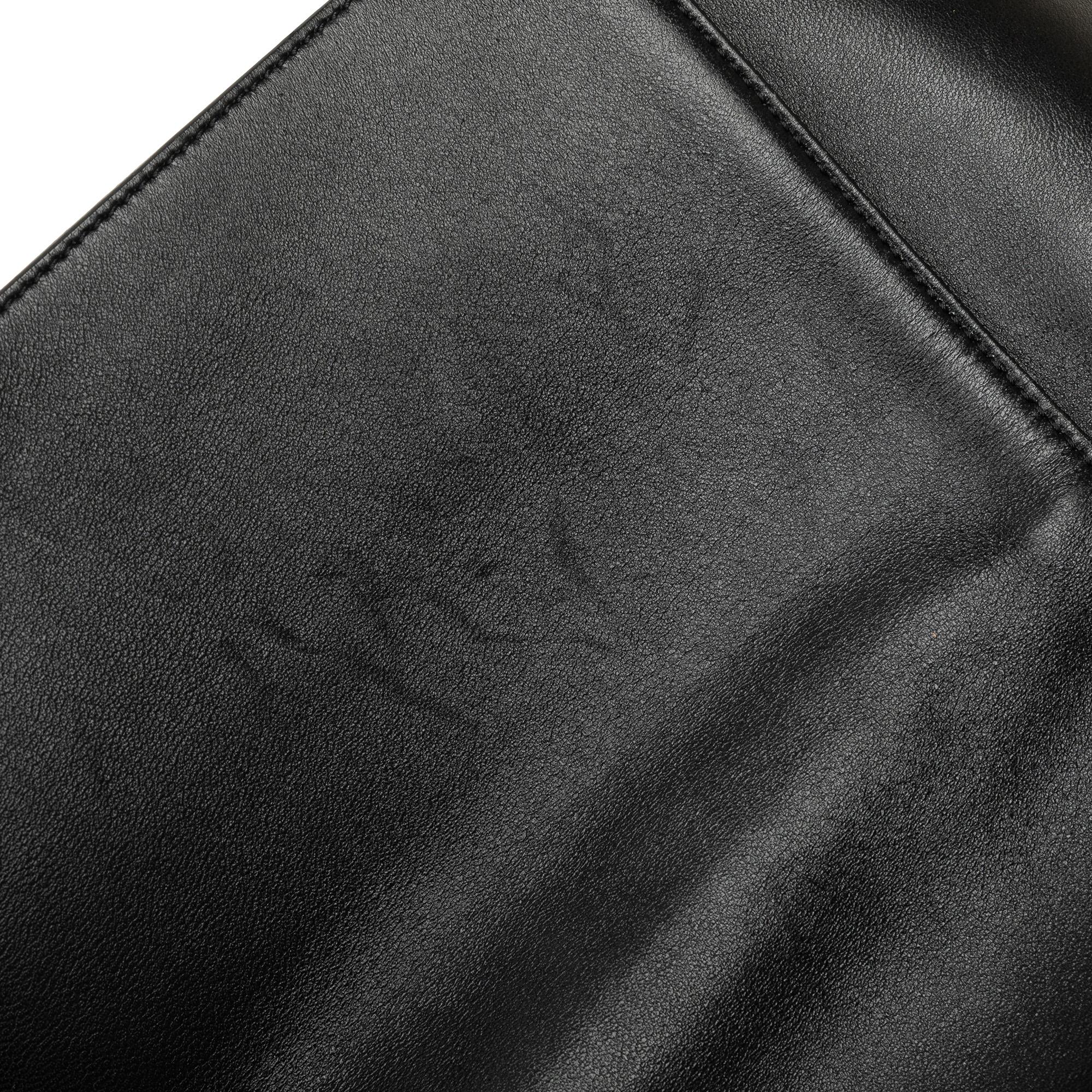 Celine Leather Foldover Clutch (SHG-lQsUOR)