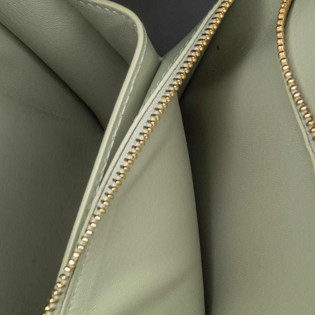 Celine Medium Calfskin Classic Box (SHG-7NU3BF)