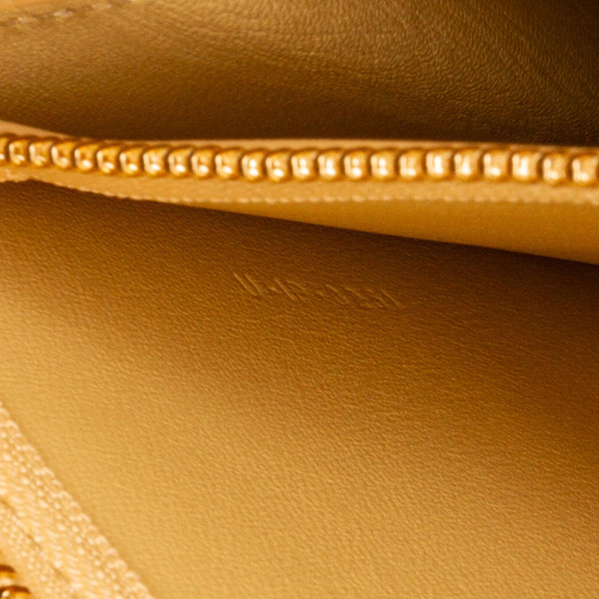 Celine Medium Clasp Handbag (SHG-17AMPO)