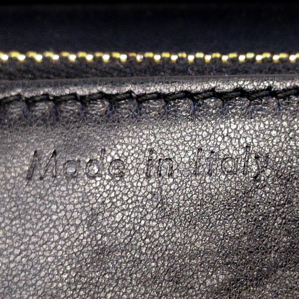 Celine Medium Classic Box (SHG-yMFNJM)