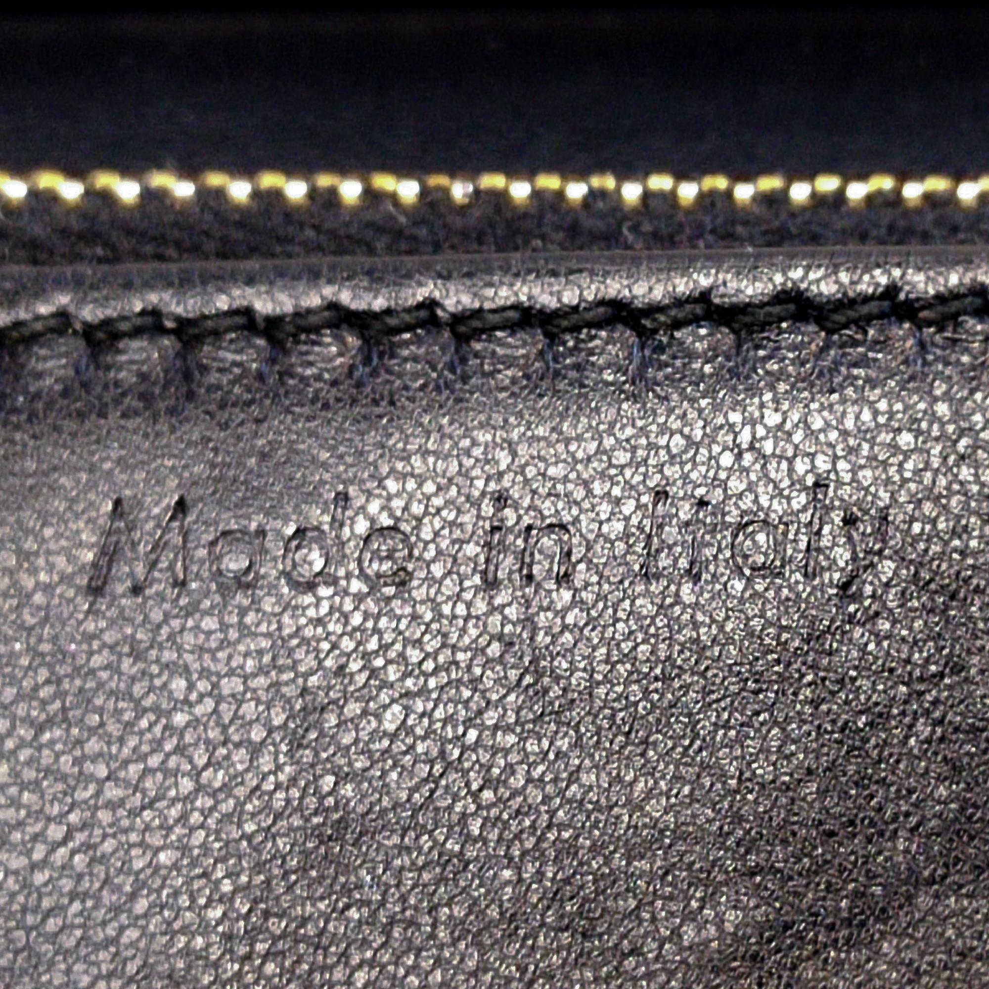 Celine Medium Classic Box (SHG-yMFNJM)