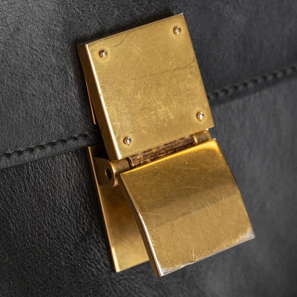 Celine Medium Classic Box (SHG-yMFNJM)
