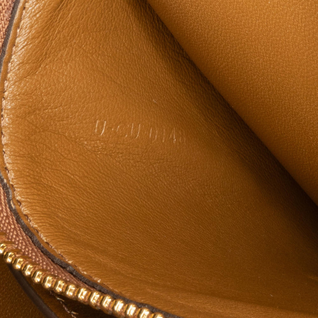 Celine Medium Classic Box (SHG-JqmbIc)