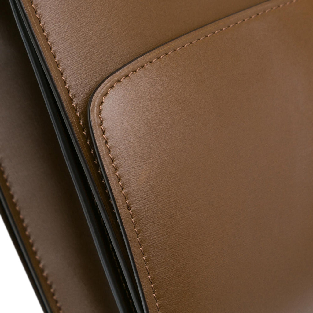Celine Medium Classic Box (SHG-JqmbIc)