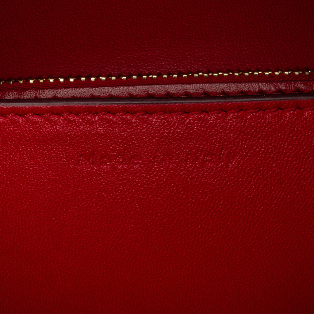 Celine Medium Classic Box (SHG-SDK2j9)