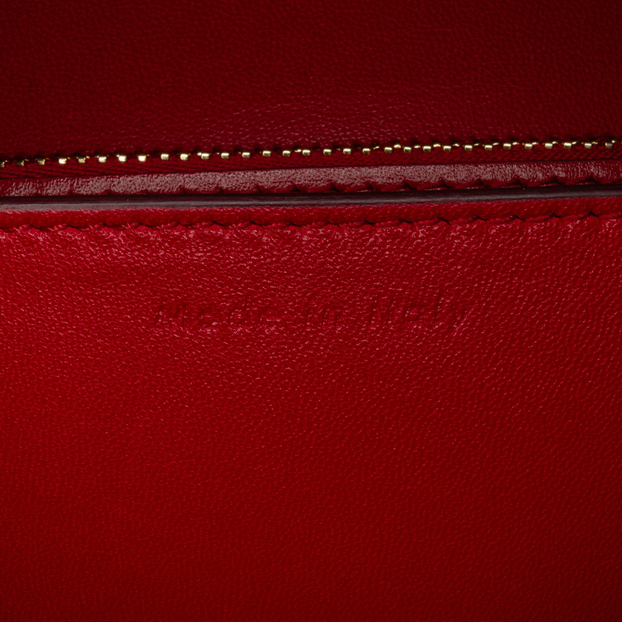 Celine Medium Classic Box (SHG-SDK2j9)