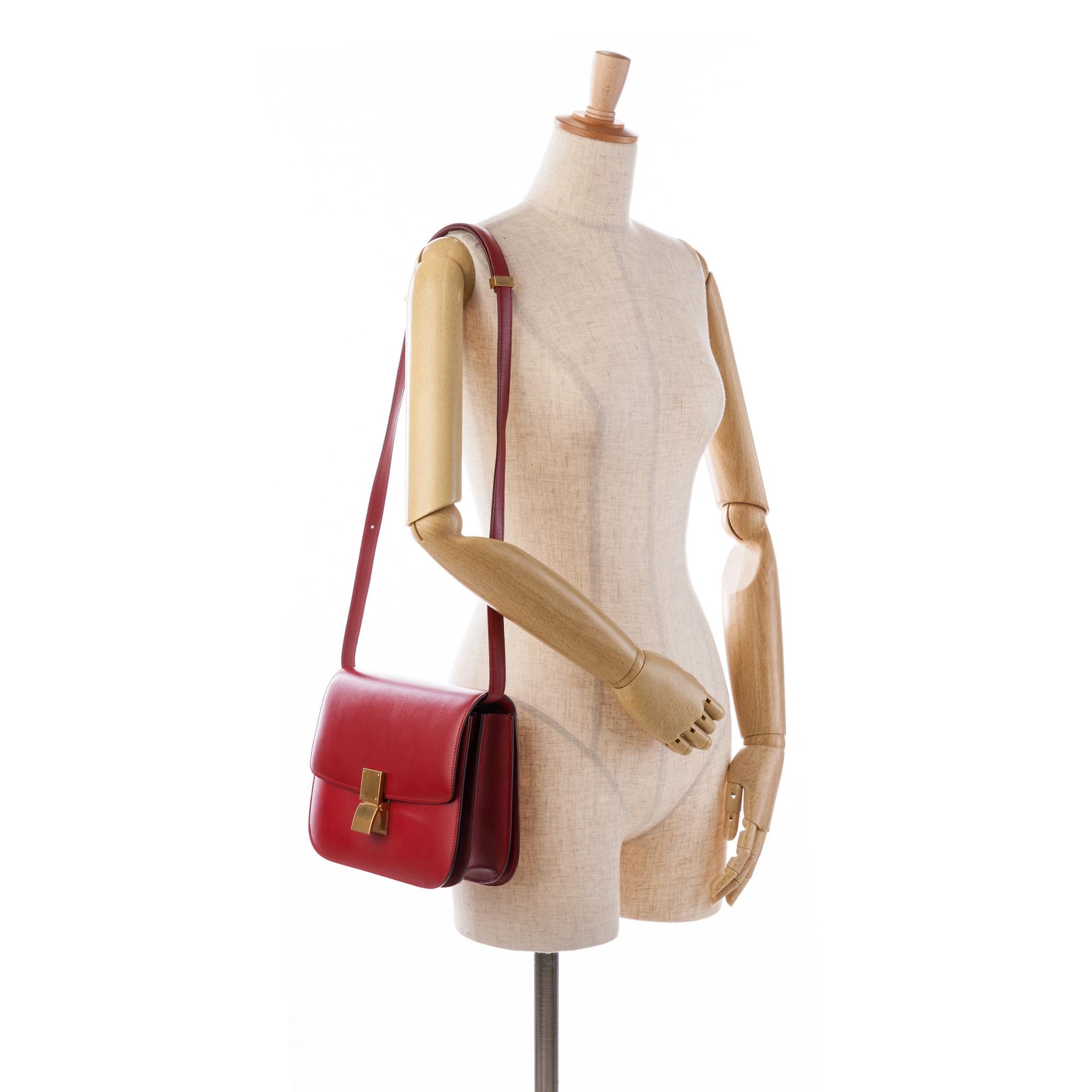 Celine Medium Classic Box (SHG-SDK2j9)