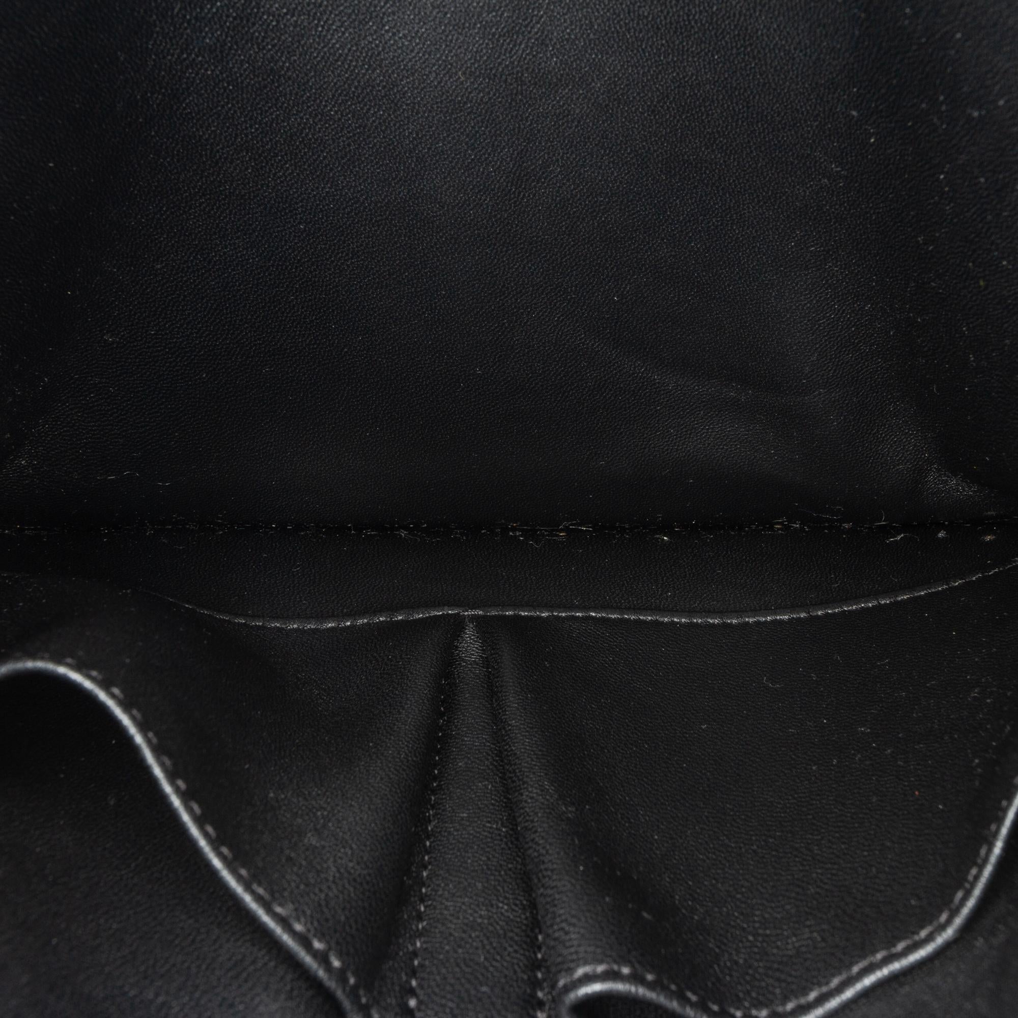 Celine Medium Classic Box (SHG-JWSiUA)
