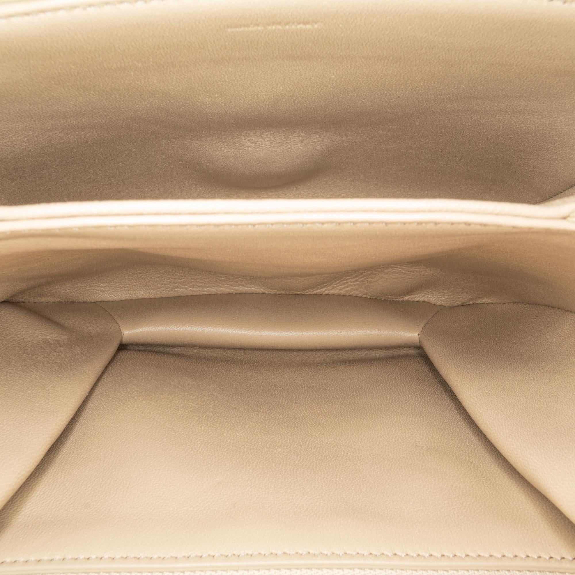 Celine Medium Leather Tabou Crossbody (SHG-crepzX)