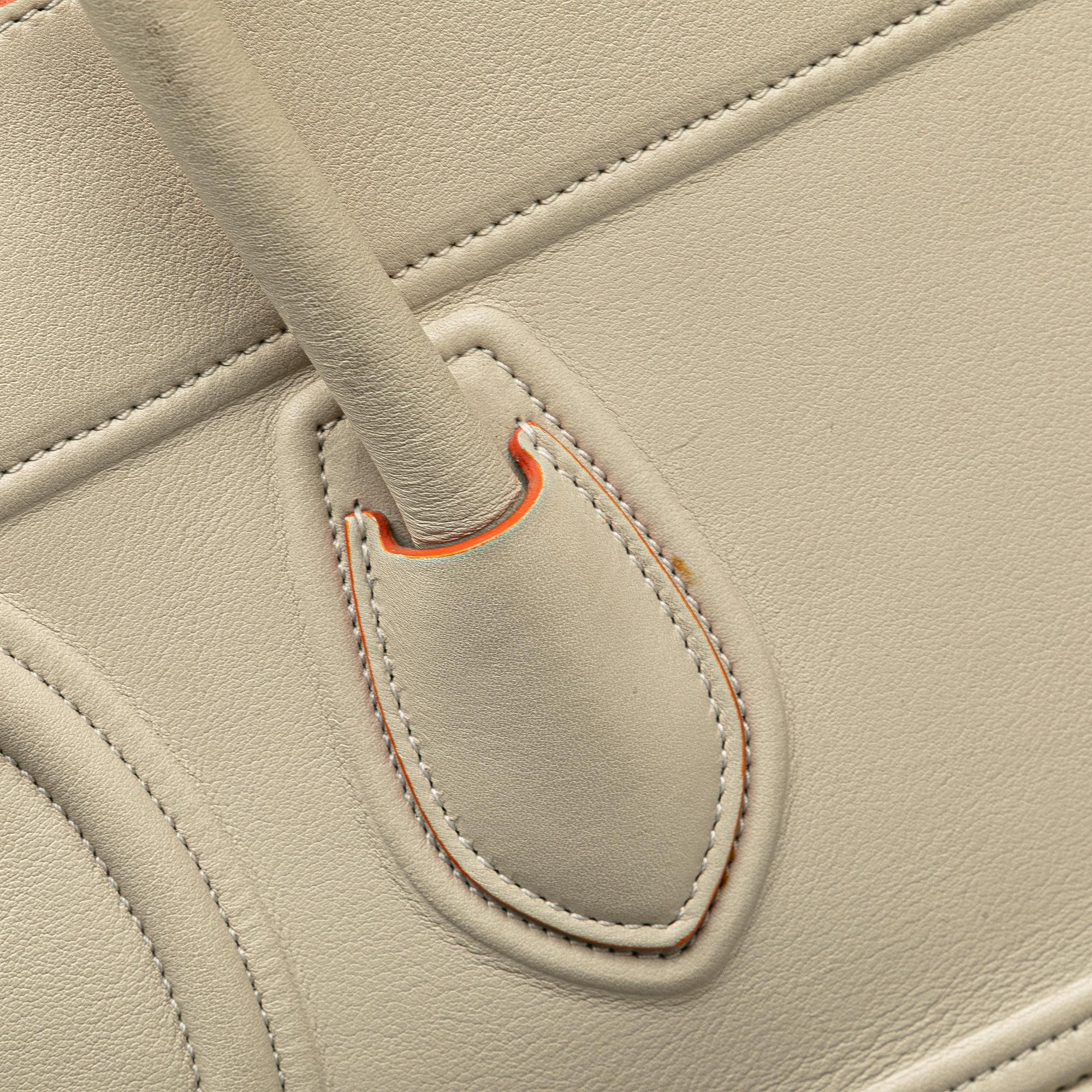 Celine Medium Phantom Luggage Tote (SHG-2D2MNG)