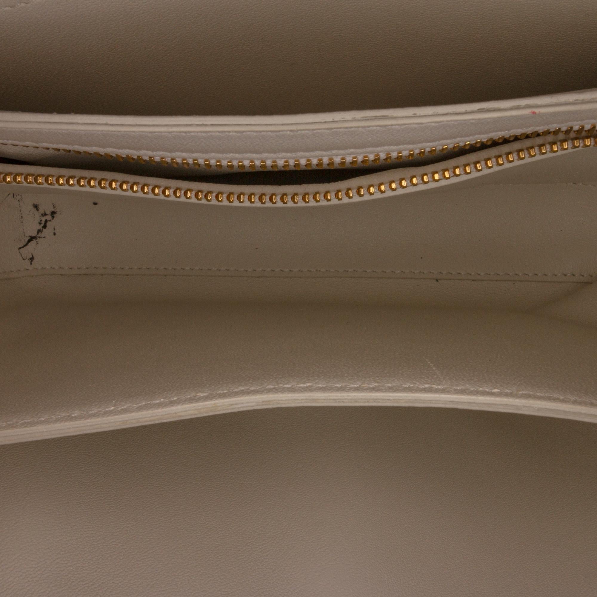 Celine Medium Quilted C Bag (SHG-6civks)