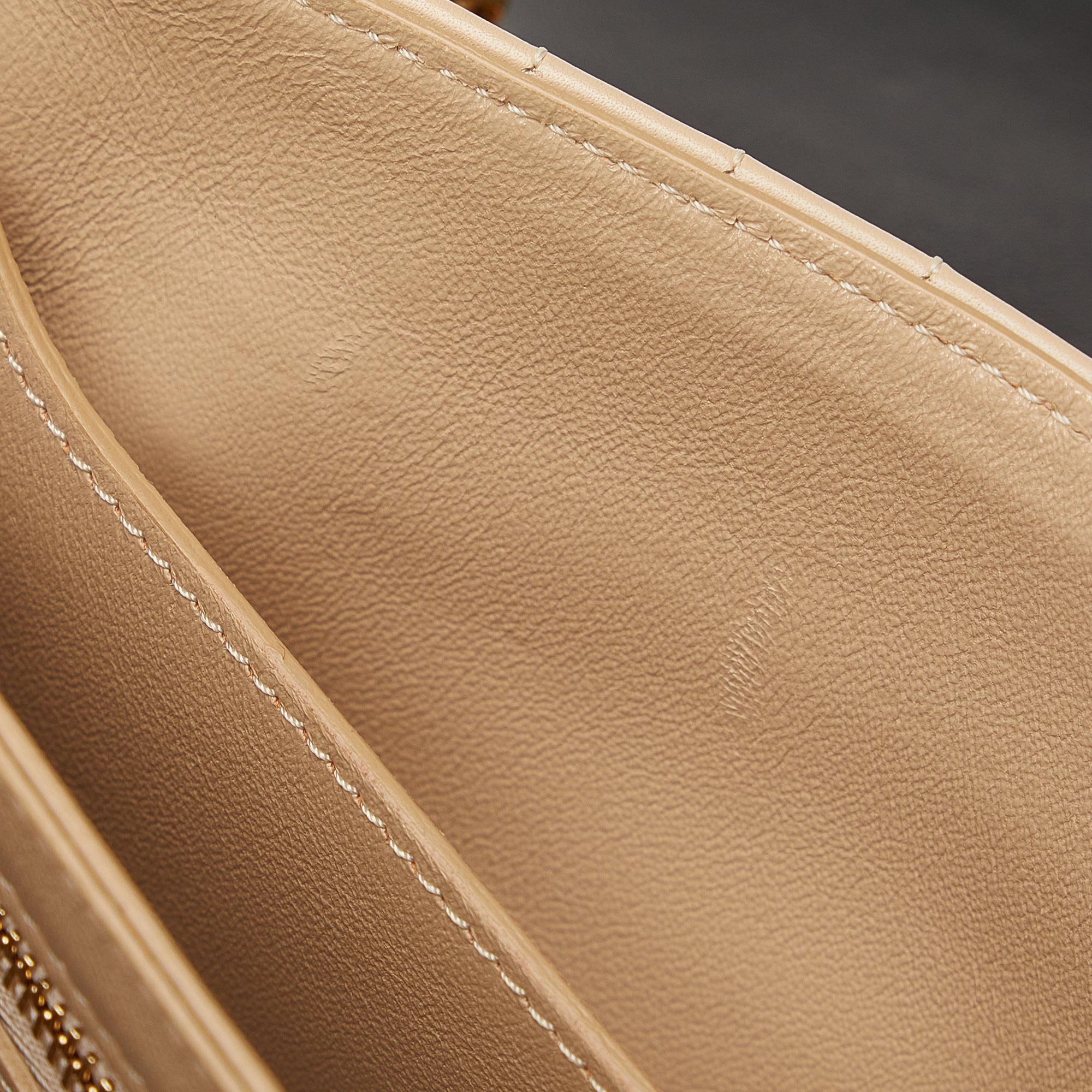 Celine Medium Quilted C Crossbody (SHG-BpAtmE)