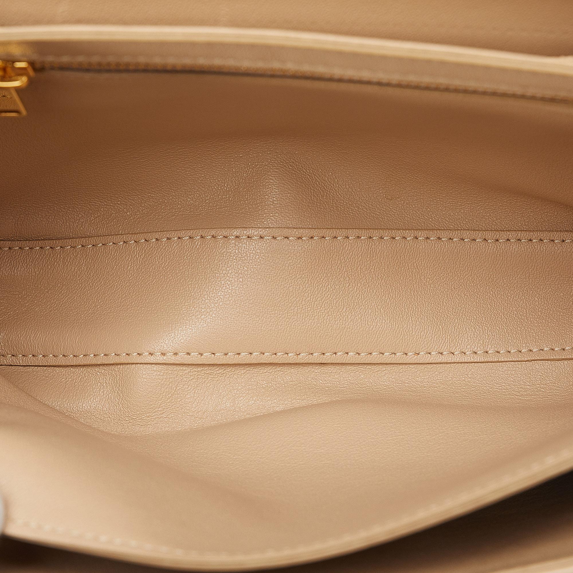 Celine Medium Quilted C Crossbody (SHG-BpAtmE)