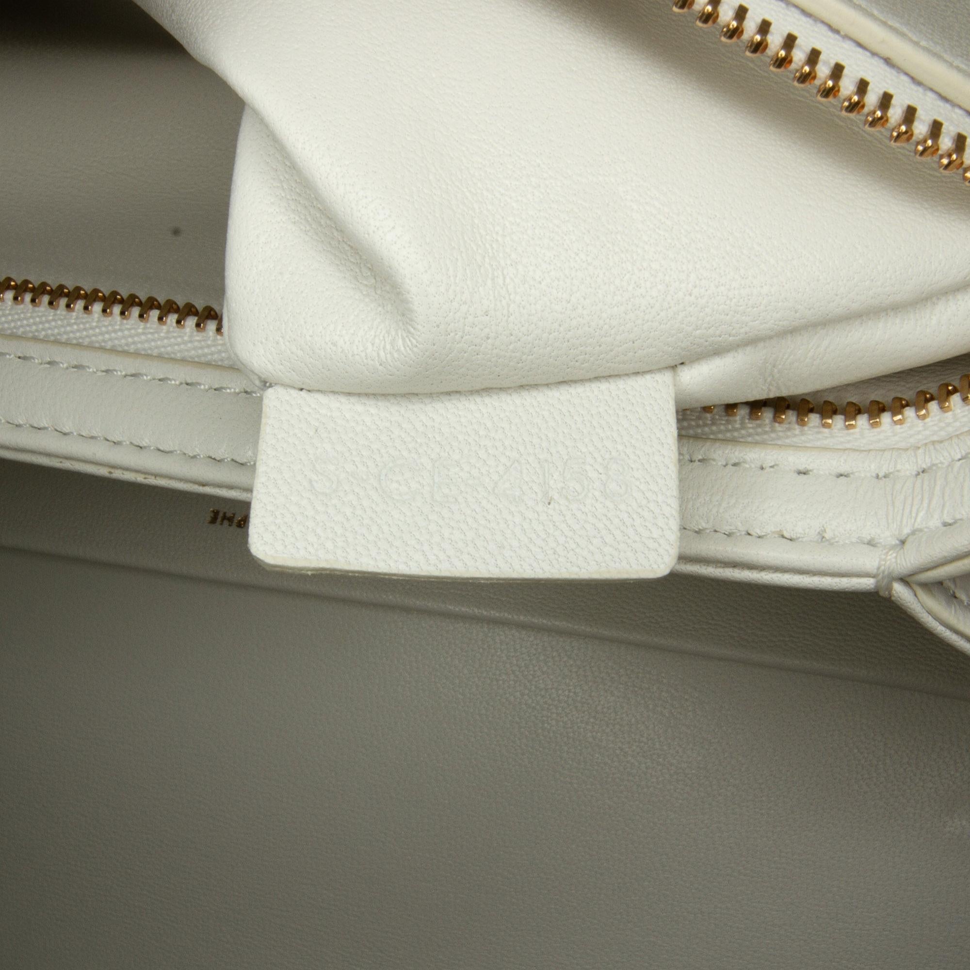 Celine Medium Triomphe Crossbody Bag (SHG-sCwzzx)