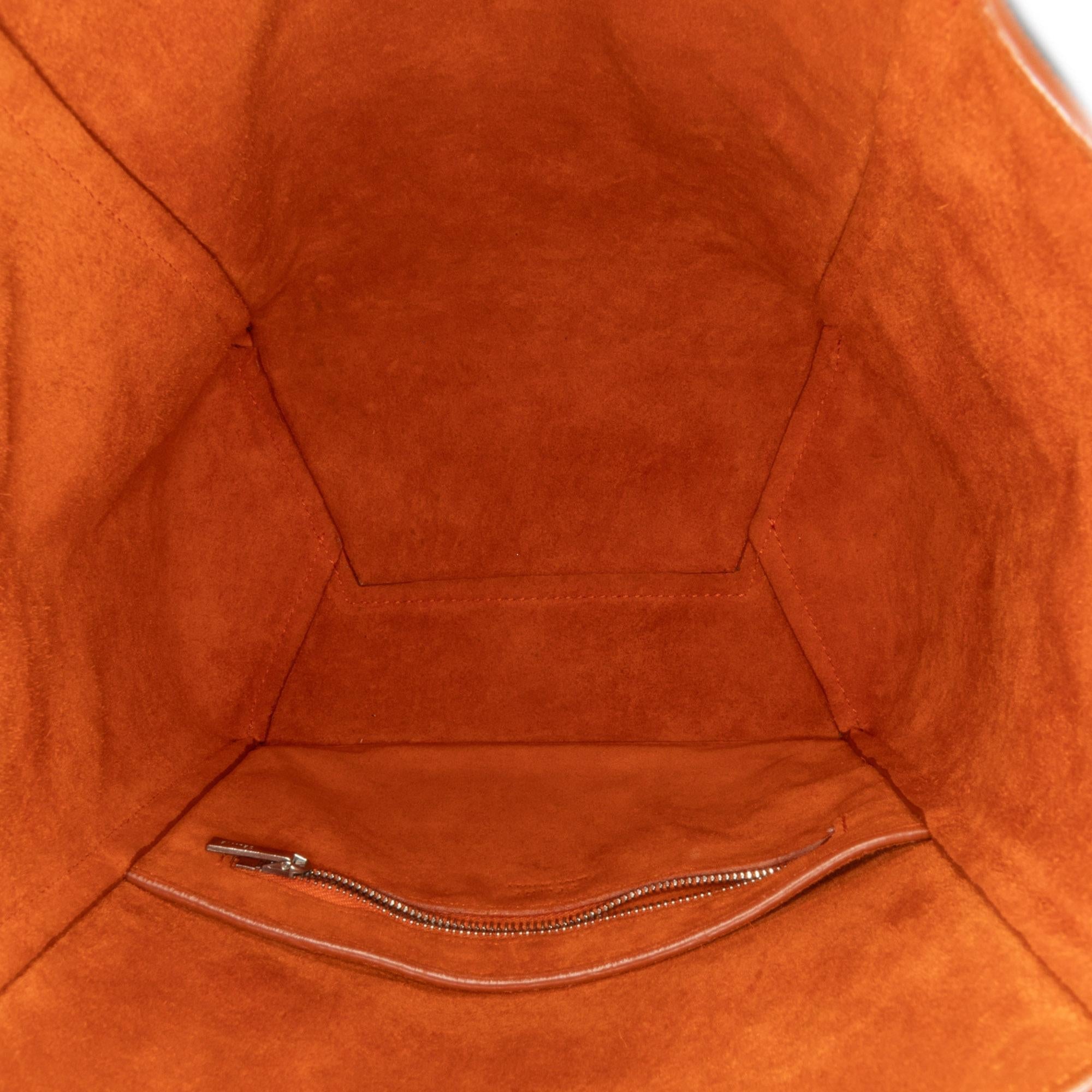 Celine Small Seau Sangle (SHG-X3ZHMC)