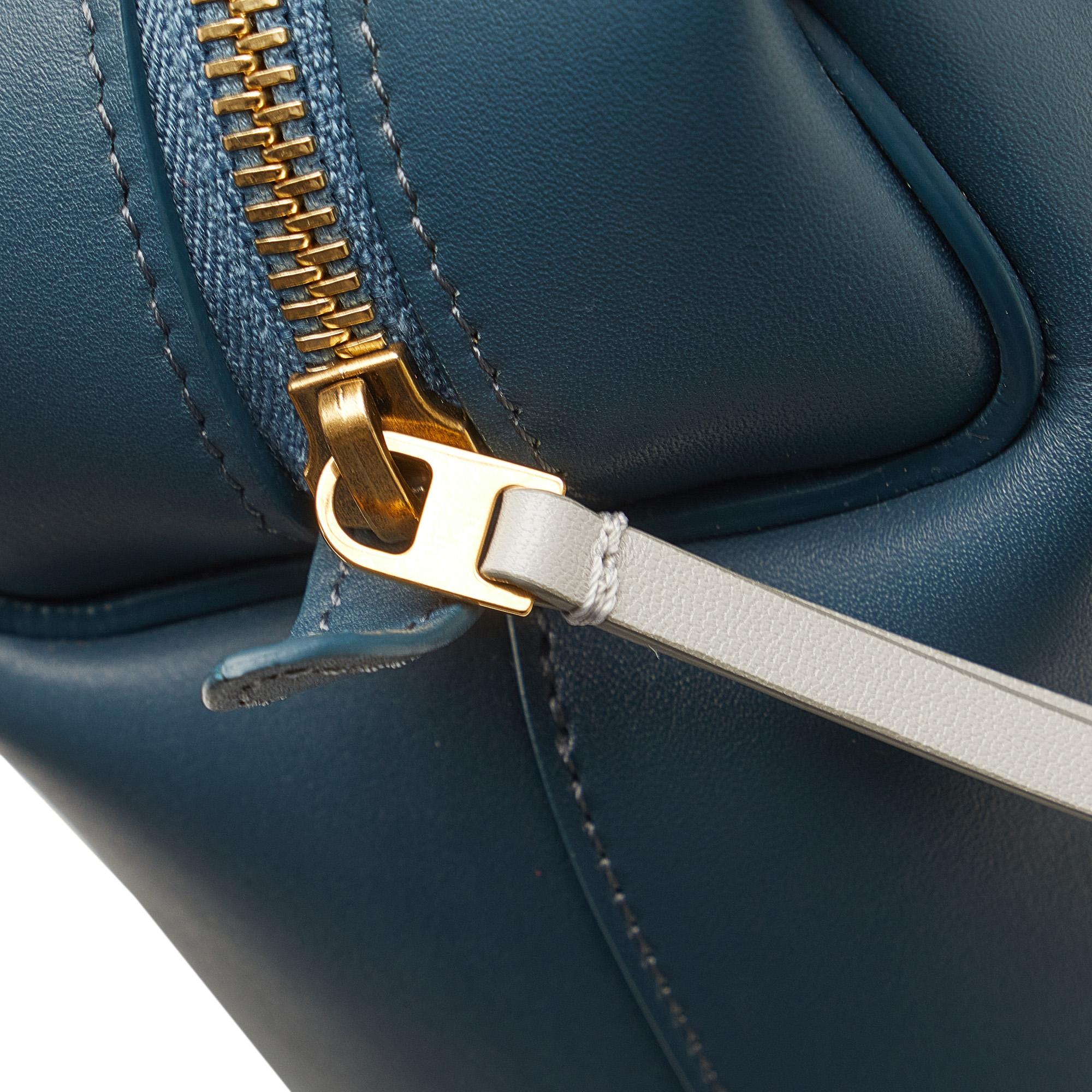 Celine Small Soft Cube Bag (SHG-tVOezK)