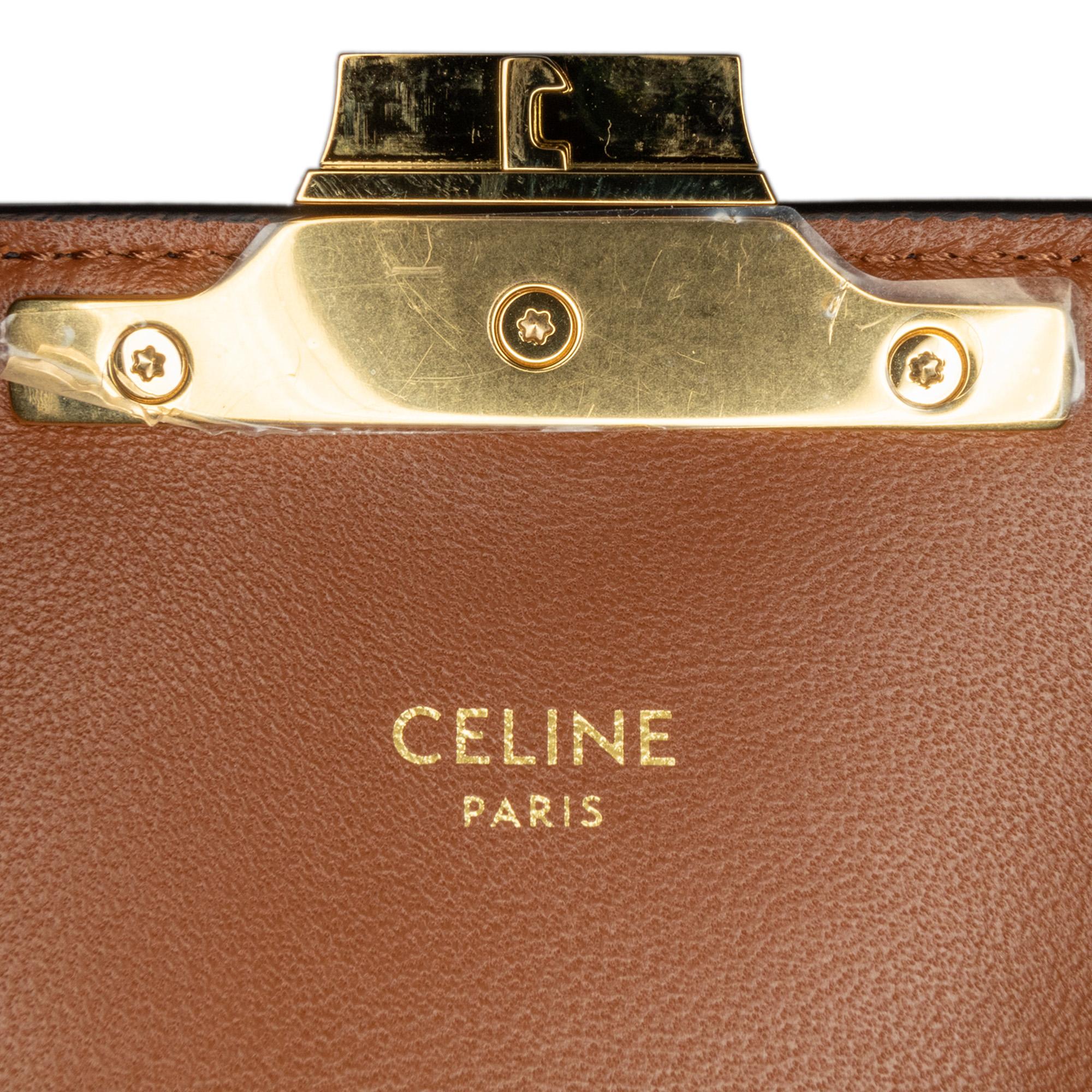 Celine Triomphe Claude Shoulder Bag (SHG-3lPywQ)