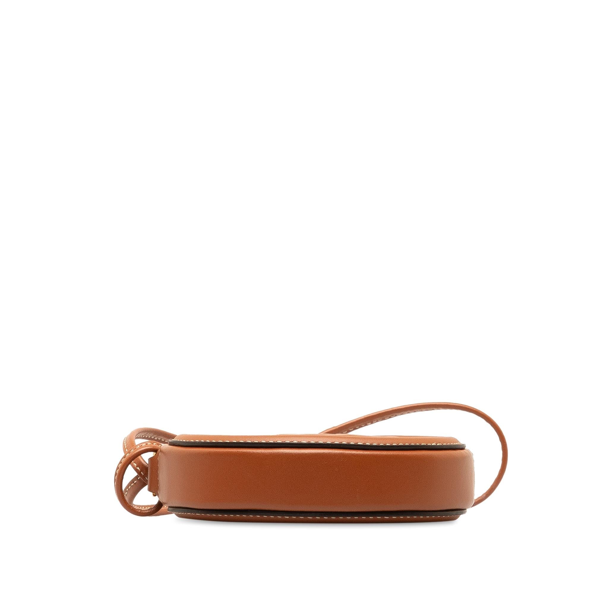 Celine Triomphe Cuir Oval Clutch (SHG-wvHwb7)