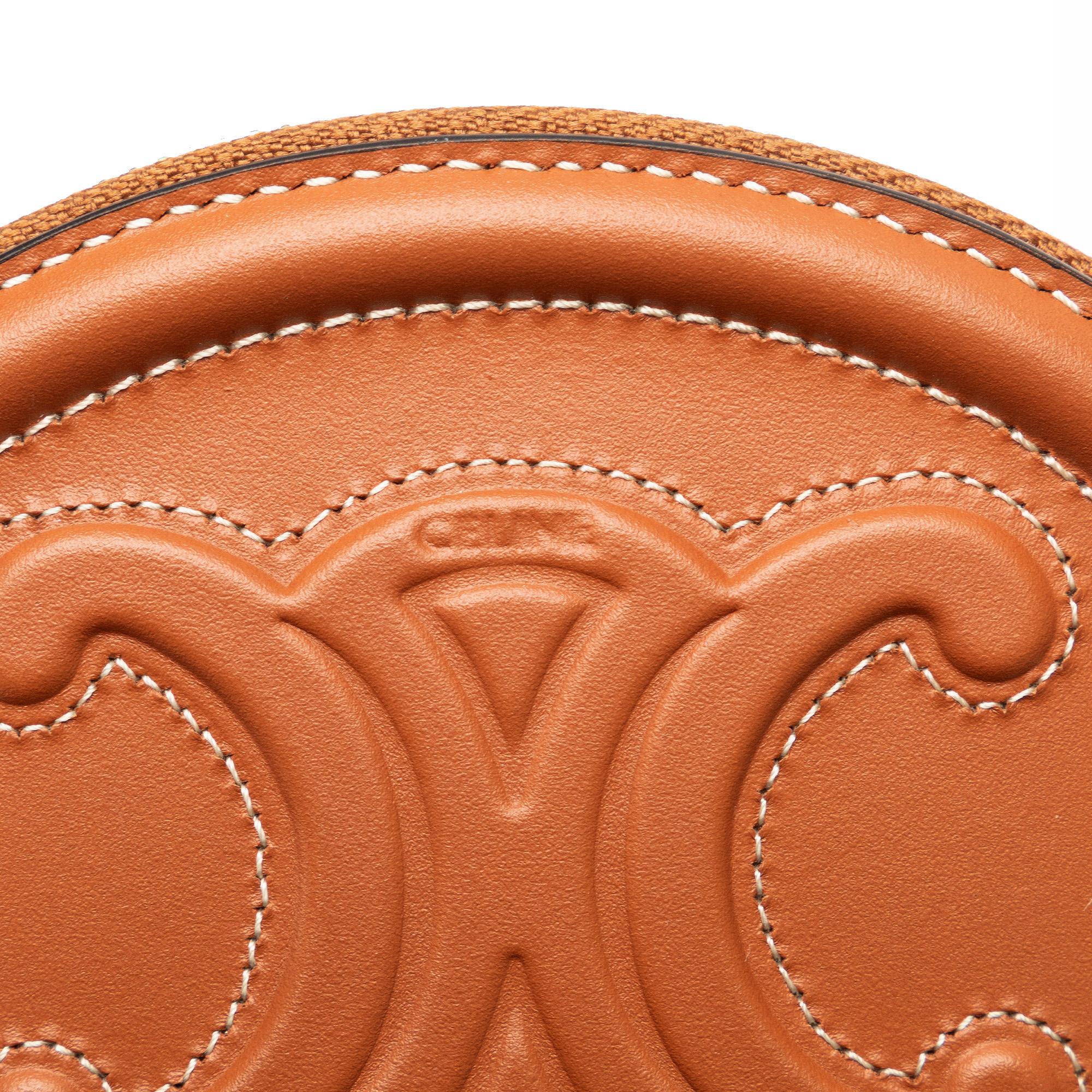 Celine Triomphe Cuir Oval Clutch (SHG-wvHwb7)