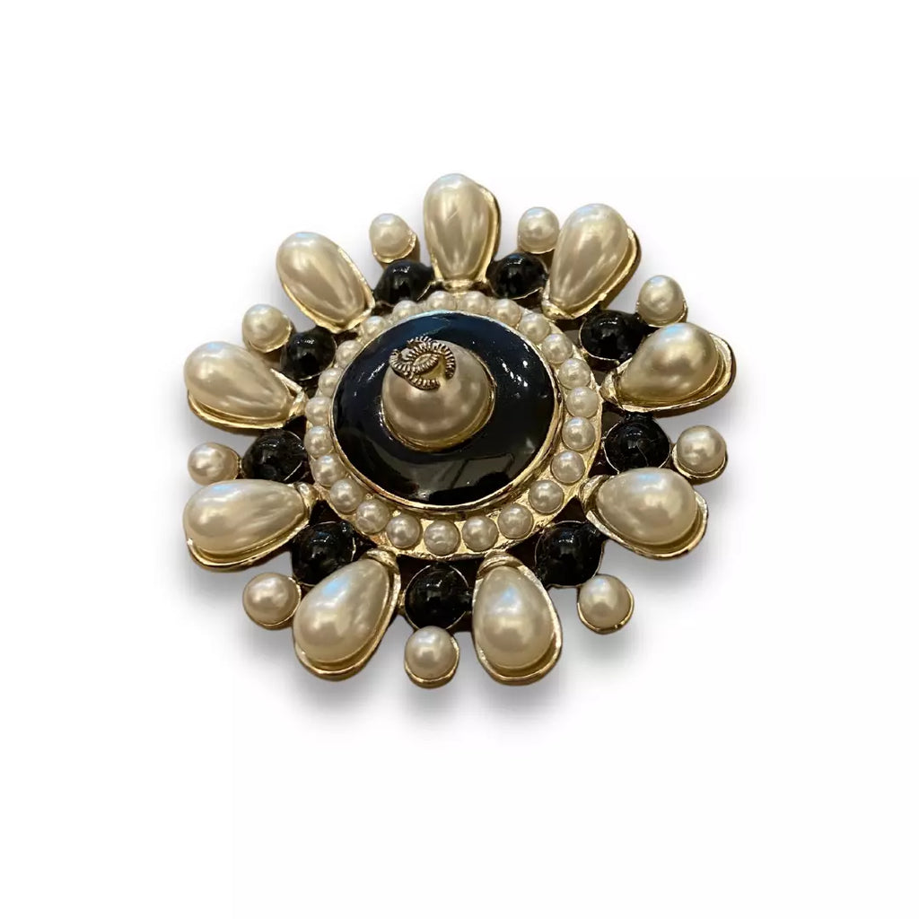 CHANEL BLACK/WHITE PEARLS BROOCH