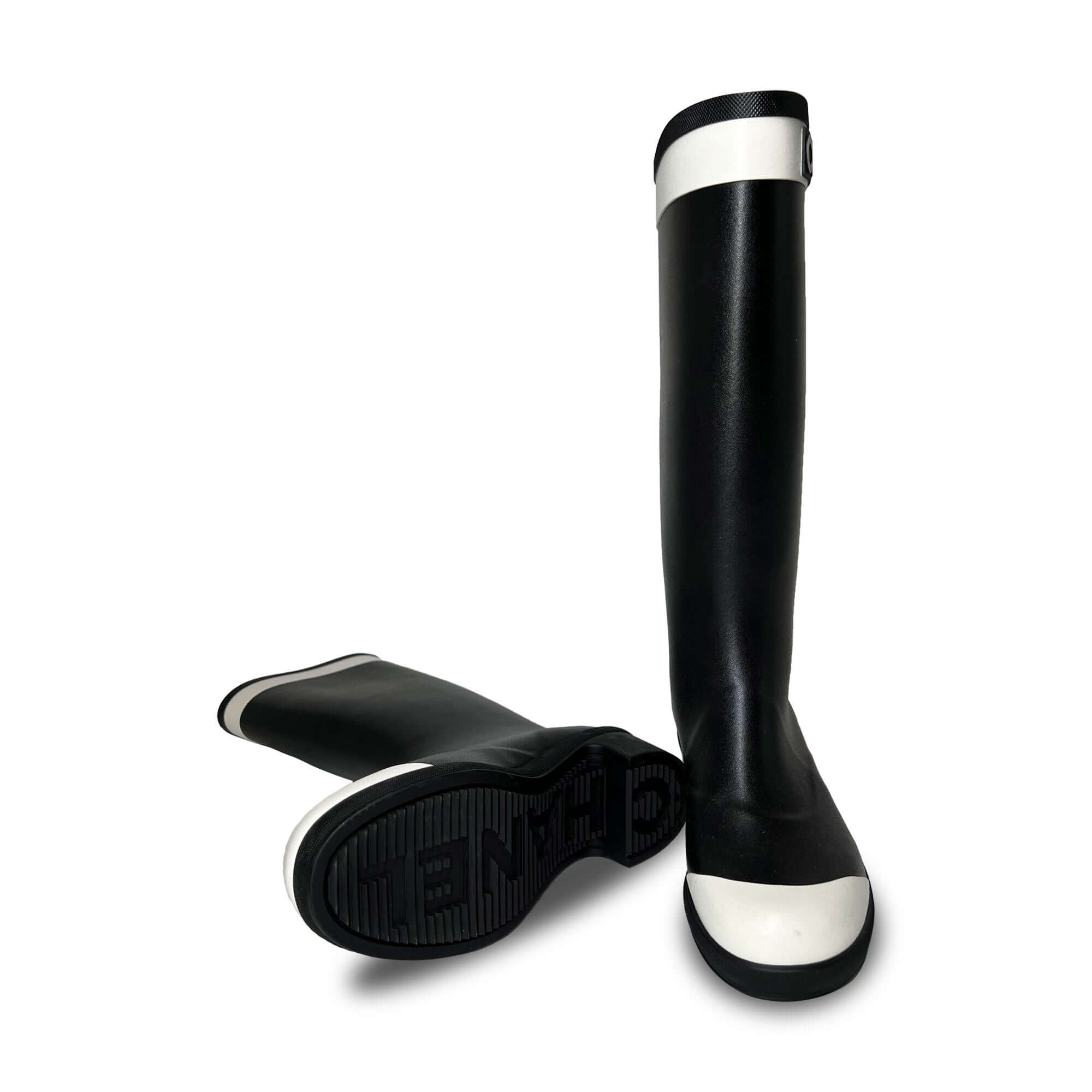 Pre owned Chanel logo white cap black Designer rain boots